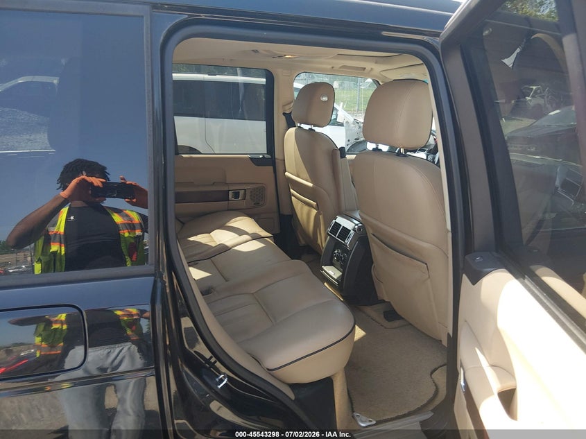 2010 Land rover RANGE ROVER VIN SALME1D43AA320701 IAAI salvage auction — NORMAL WEAR, Clear (Pennsylvania), sold $600 on 2026-07-17 (photo 8)
