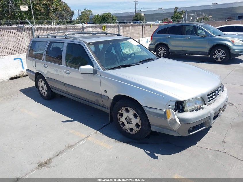 2000 Volvo V70 VIN YV1LZ56D6Y2666350 IAAI salvage auction — NORMAL WEAR, Clear - Dealer Only (California), sold $400 on 2026-07-20 (photo 1)