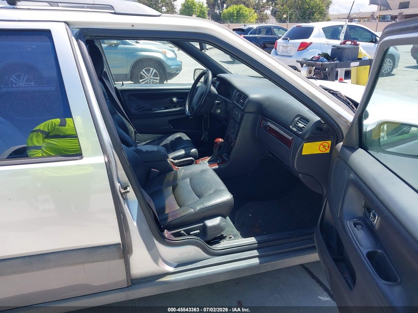 2000 Volvo V70 VIN YV1LZ56D6Y2666350 IAAI salvage auction — NORMAL WEAR, Clear - Dealer Only (California), sold $400 on 2026-07-20 (photo 5)