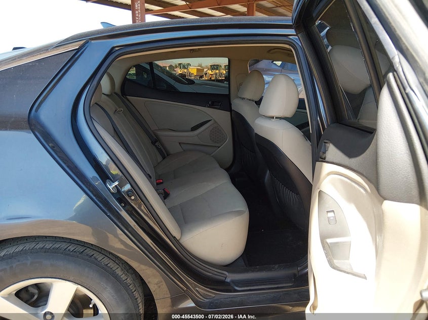 2015 Kia Optima VIN KNAGM4A75F5621622 IAAI salvage auction — NORMAL WEAR, Clear-Dealer Only (Arizona), sold $400 on 2026-07-28 (photo 8)