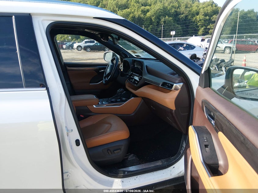 2021 Toyota Highlander VIN 5TDEBRCH5MS017661 IAAI salvage auction — FRONT END, Wait Title, sold $23,200 on 2026-08-27 (photo 5)