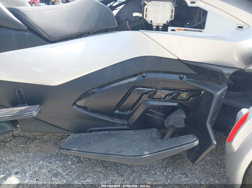 2023 Can-am/ brp Spyder VIN 2BXNBDD26PV000109 IAAI salvage auction — FRONT END, Salvage Title, sold $1,650 on 2026-09-01 (photo 8)