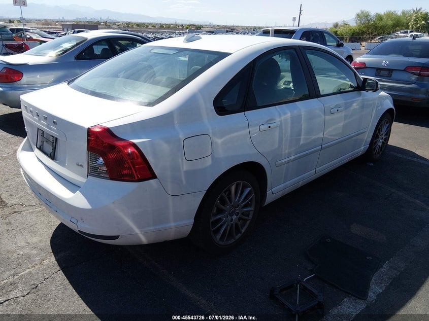 2010 Volvo S40 VIN YV1390MSXA2500536 IAAI salvage auction — NORMAL WEAR, Clear (California), sold $100 on 2026-07-31 (photo 4)