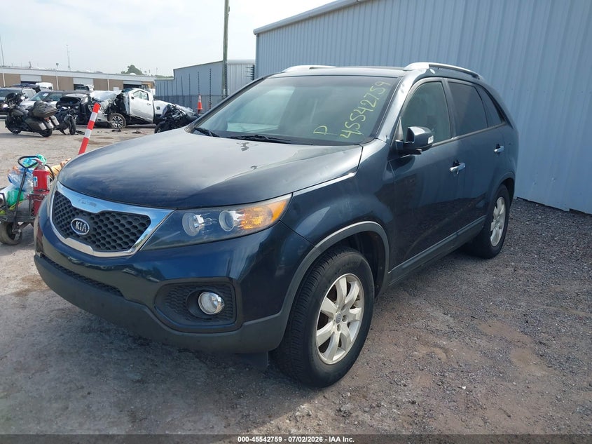 2012 Kia Sorento VIN 5XYKT4A6XCG260673 IAAI salvage auction — NORMAL WEAR, Clear - Public Restricted (Oklahoma), sold $325 on 2026-07-29 (photo 2)