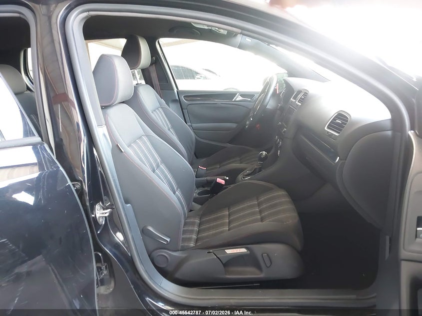 2013 Volkswagen Gti VIN WVWHD7AJ6DW139334 IAAI salvage auction — RIGHT FRONT, Salvage Title, sold $1,475 on 2026-08-06 (photo 5)