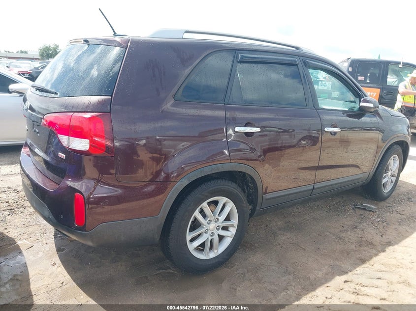 2015 Kia Sorento VIN 5XYKT4A62FG658917 IAAI salvage auction — NORMAL WEAR, Clear (Alabama), sold $325 on 2026-07-28 (photo 4)
