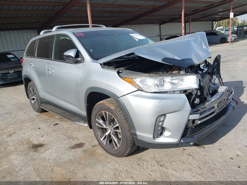 2019 Toyota Highlander VIN 5TDBZRFH3KS701437 IAAI salvage auction — FRONT END, Salvage (California), sold $3,800 on 2026-07-17 (photo 1)
