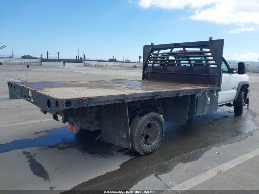 2005 Chevrolet Silverado 3500 VIN 1GBJC34U65E244485 IAAI salvage auction — LEFT & RIGHT, Salvage (California), sold $500 on 2026-07-08 (photo 4)