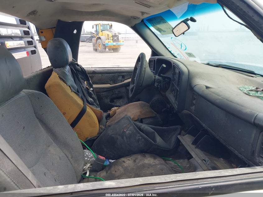 2005 Chevrolet Silverado 3500 VIN 1GBJC34U65E244485 IAAI salvage auction — LEFT & RIGHT, Salvage (California), sold $500 on 2026-07-08 (photo 5)