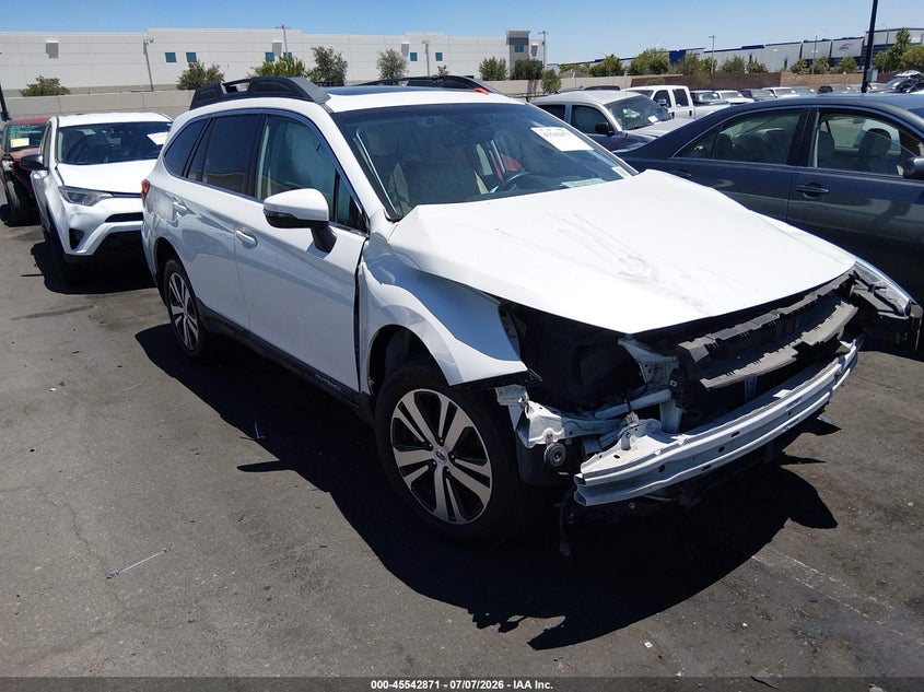 2018 Subaru Outback VIN 4S4BSANC0J3200965 IAAI salvage auction — LEFT FRONT, Salvage Title, sold $1,125 on 2026-07-31 (photo 1)