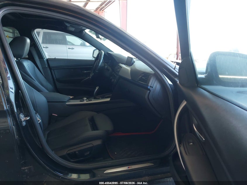 2013 BMW 3er VIN WBA3A5C51DF603747 IAAI salvage auction — NORMAL WEAR, Clear - Dealer Only (California), sold $1,300 on 2026-07-14 (photo 5)