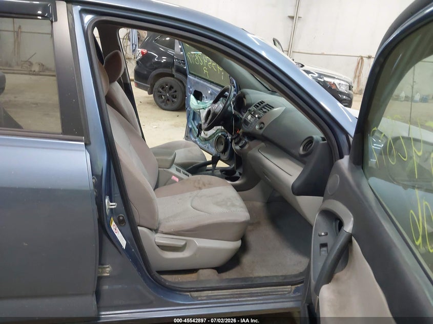 2006 Toyota Rav4 VIN JTMBD33V766008754 IAAI salvage auction — SIDE, Salvage (Pennsylvania), sold $325 on 2026-07-23 (photo 5)
