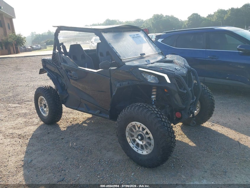 2022 Can-am/ brp Maverick VIN 3JB1TAX44NK000452 IAAI salvage auction — THEFT, Salvage Title, sold $6,400 on 2026-09-01 (photo 1)