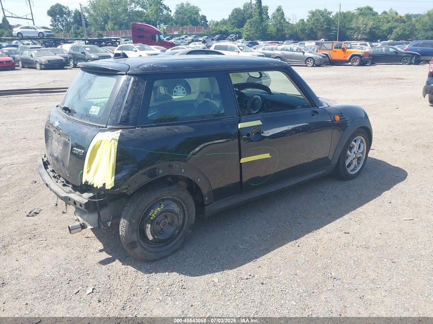 2011 Mini Cooper VIN WMWSU3C51BT095303 IAAI salvage auction — REAR END, Salvage (Pennsylvania), sold $250 on 2026-07-17 (photo 4)