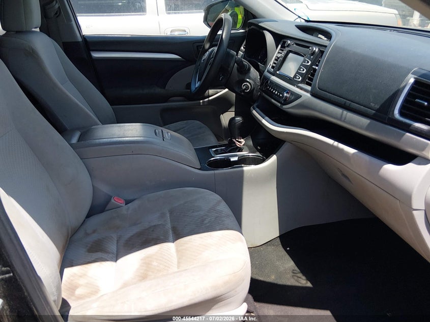 2019 Toyota Highlander VIN 5TDZZRFH1KS309605 IAAI salvage auction — NORMAL WEAR, Clear (Tennessee), sold $7,200 on 2026-07-27 (photo 5)