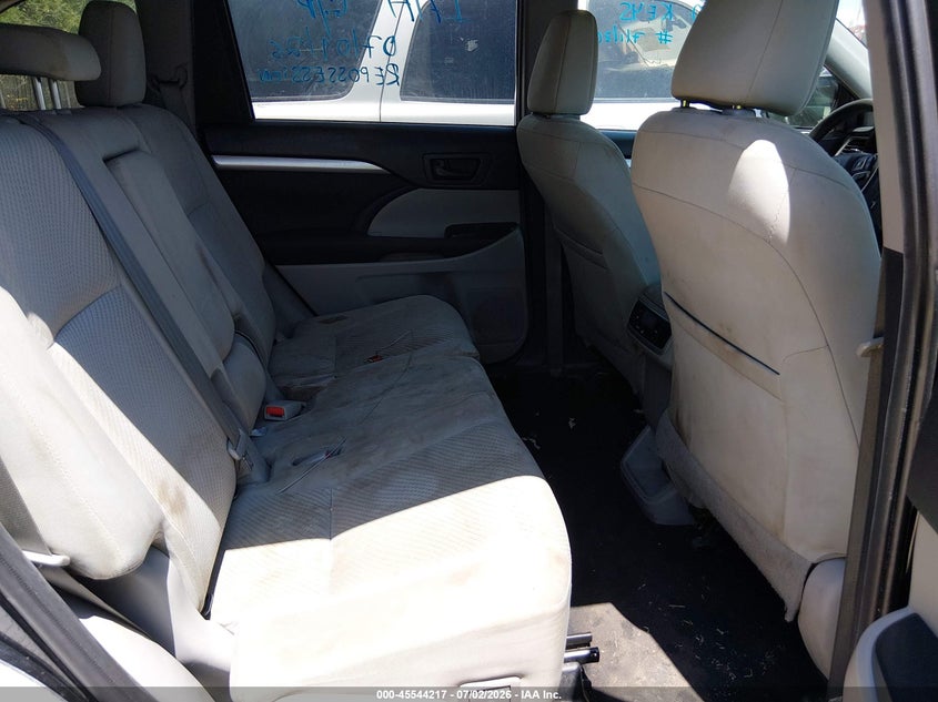 2019 Toyota Highlander VIN 5TDZZRFH1KS309605 IAAI salvage auction — NORMAL WEAR, Clear (Tennessee), sold $7,200 on 2026-07-27 (photo 8)