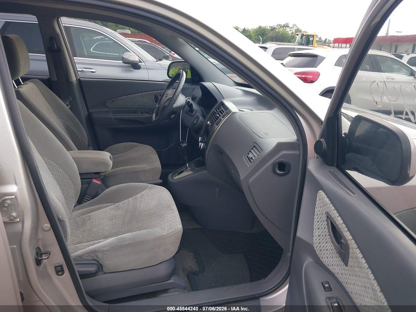 2005 Hyundai Tucson VIN KM8JN72D85U067830 IAAI salvage auction — NORMAL WEAR, Clear-Dealer Only (Maryland), sold $850 on 2026-07-09 (photo 5)