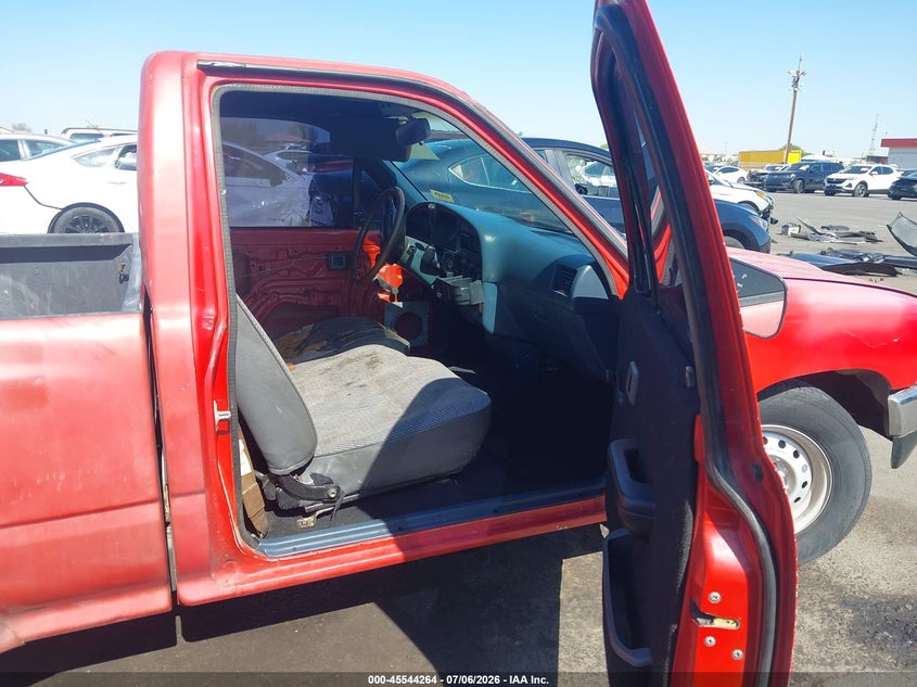 1991 Toyota Pickup VIN JT4RN81P1M5113791 IAAI salvage auction — FRONT END, Salvage (Arizona), sold $825 on 2026-07-12 (photo 5)