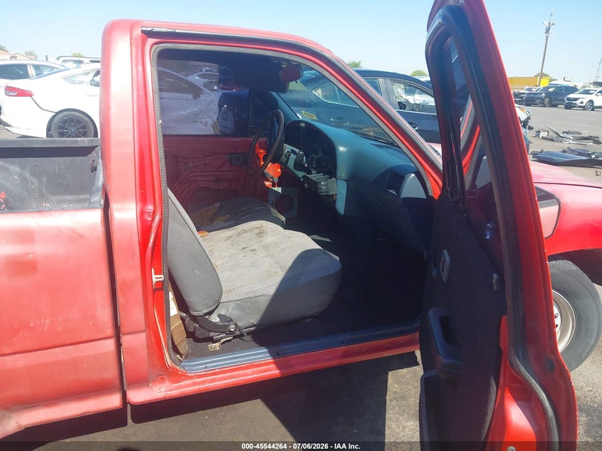 1991 Toyota Pickup VIN JT4RN81P1M5113791 IAAI salvage auction — FRONT END, Salvage (Arizona), sold $825 on 2026-07-12 (photo 8)