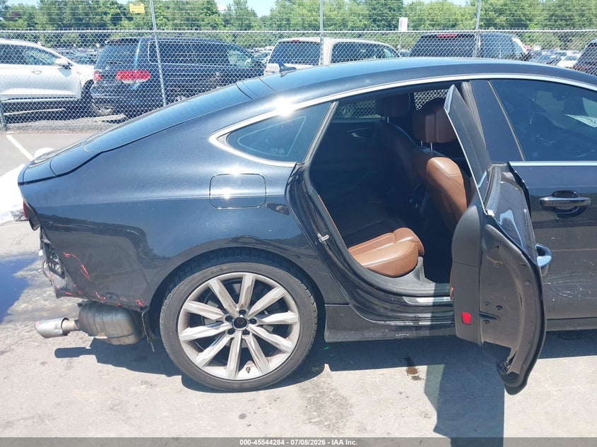 2013 Audi A7 VIN WAU3GAFC0DN075996 IAAI salvage auction — REAR END, Salvage (Connecticut), sold $1,400 on 2026-07-30 (photo 8)