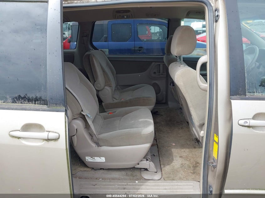 2004 Toyota Sienna VIN 5TDZA23CX4S195386 IAAI salvage auction — NORMAL WEAR, Clear (Washington), sold $875 on 2026-07-22 (photo 8)