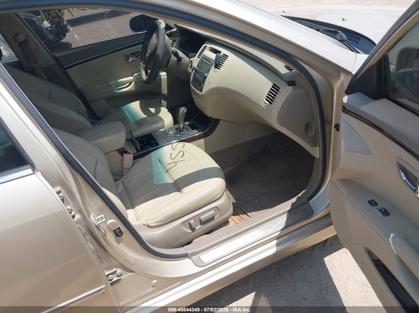 2011 Hyundai Azera VIN KMHFC4DD4BA533323 IAAI salvage auction — NORMAL WEAR, Rebuilt (Indiana), sold $975 on 2026-07-08 (photo 5)
