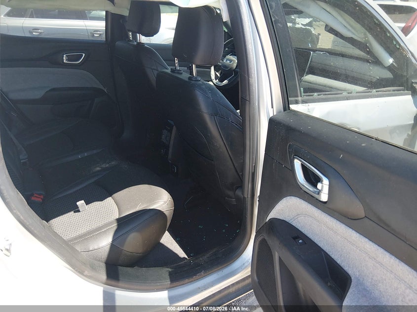 2025 Jeep Compass VIN 3C4NJDBN4ST504074 IAAI salvage auction — ROLLOVER, Salvage Title, sold $1,950 on 2026-08-23 (photo 8)