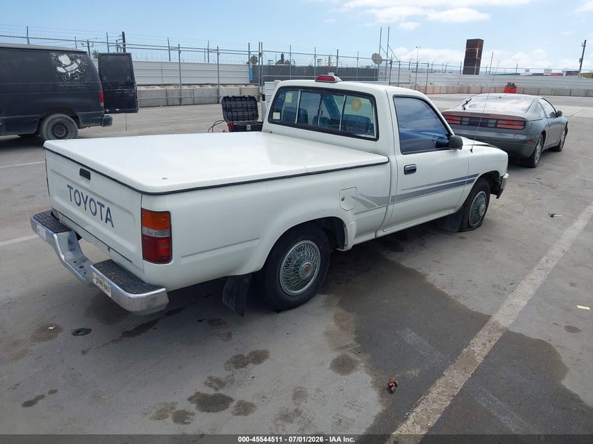 1994 Toyota Pickup VIN 4TARN81P0RZ166297 IAAI salvage auction — NORMAL WEAR, Clear - Dealer Only (California), sold $2,350 on 2026-07-08 (photo 4)