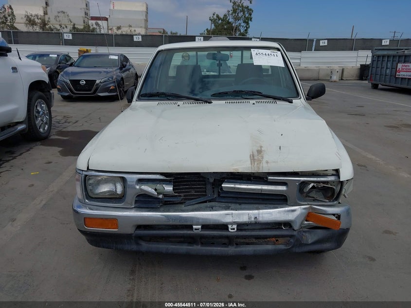 1994 Toyota Pickup VIN 4TARN81P0RZ166297 IAAI salvage auction — NORMAL WEAR, Clear - Dealer Only (California), sold $2,350 on 2026-07-08 (photo 6)