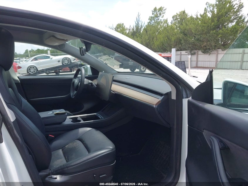 2022 Tesla Model y VIN 7SAYGDEF9NF414666 IAAI salvage auction — REAR END, Salvage Title, sold $6,800 on 2026-07-26 (photo 5)