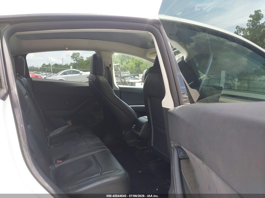2022 Tesla Model y VIN 7SAYGDEF9NF414666 IAAI salvage auction — REAR END, Salvage Title, sold $6,800 on 2026-07-26 (photo 8)