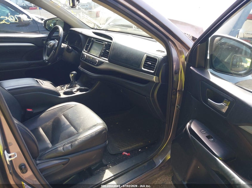 2014 Toyota Highlander VIN 5TDJKRFH4ES033944 IAAI salvage auction — NORMAL WEAR, Clear (Indiana), sold $5,500 on 2026-07-08 (photo 5)
