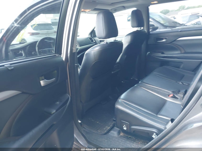2014 Toyota Highlander VIN 5TDJKRFH4ES033944 IAAI salvage auction — NORMAL WEAR, Clear (Indiana), sold $5,500 on 2026-07-08 (photo 8)