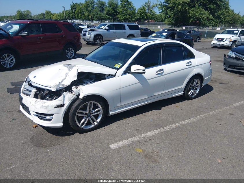 2013 Mercedes-benz C-klasse VIN WDDGF8AB8DA822420 IAAI salvage auction — LEFT FRONT, Clear (New Jersey), sold $1,125 on 2026-07-27 (photo 2)
