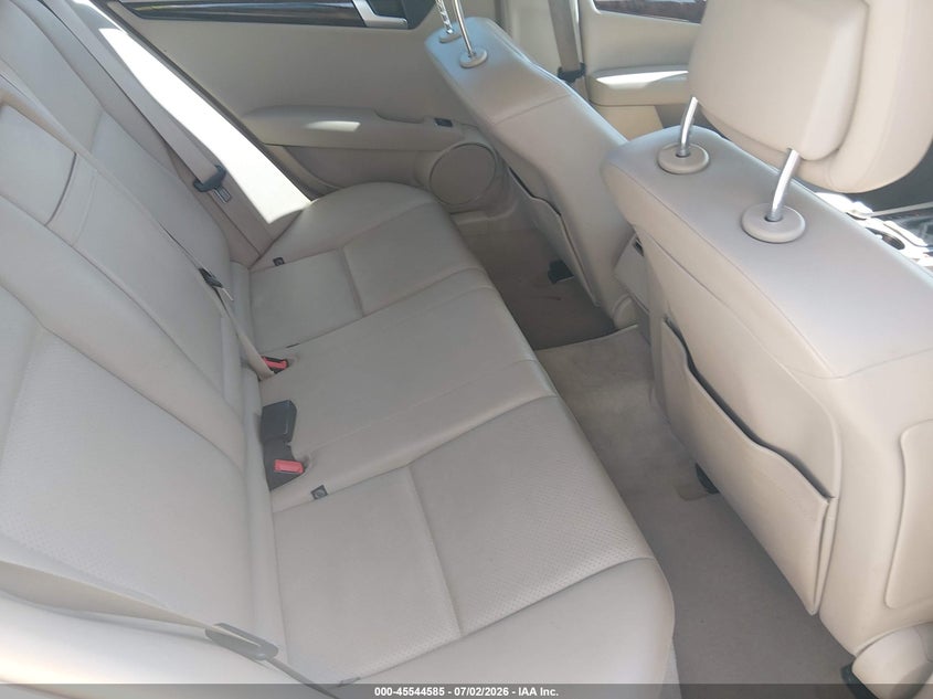 2013 Mercedes-benz C-klasse VIN WDDGF8AB8DA822420 IAAI salvage auction — LEFT FRONT, Clear (New Jersey), sold $1,125 on 2026-07-27 (photo 8)