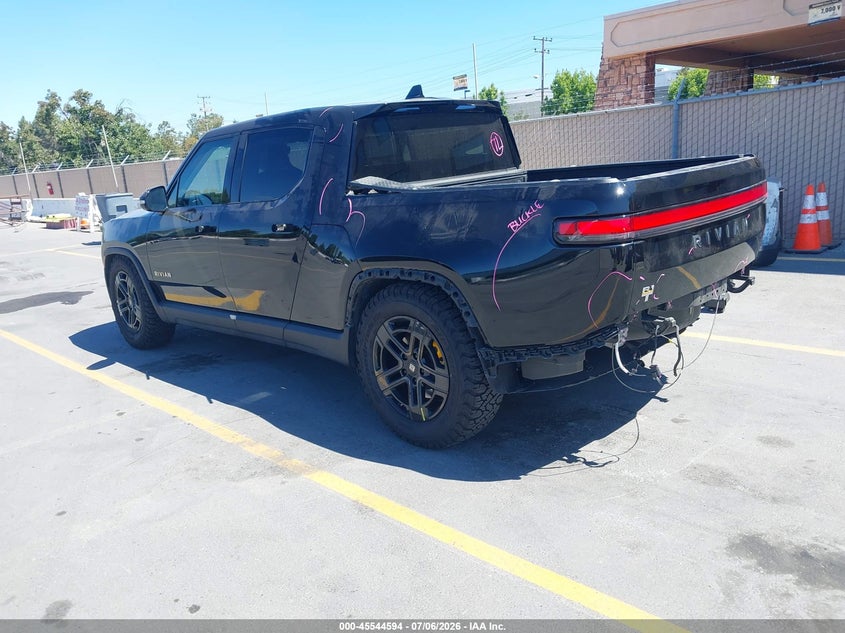 2023 Rivian R1t VIN 7FCTGAAAXPN020981 IAAI salvage auction — REAR END, Salvage Title, sold $15,600 on 2026-07-20 (photo 3)