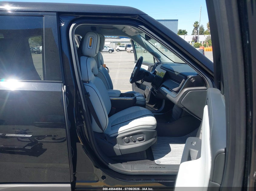 2023 Rivian R1t VIN 7FCTGAAAXPN020981 IAAI salvage auction — REAR END, Salvage Title, sold $15,600 on 2026-07-20 (photo 5)