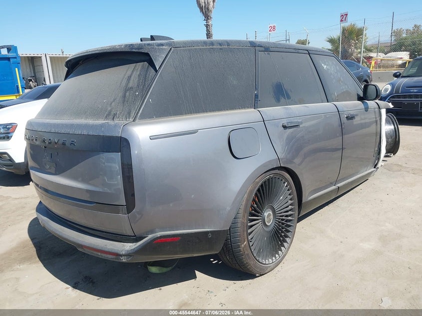 2024 Land rover RANGE ROVER VIN SALKP9FU4RA209115 IAAI salvage auction — INTERIOR BURN, Mv-907A (New York), sold $7,650 on 2026-07-29 (photo 4)