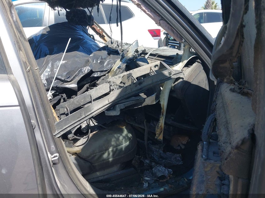 2024 Land rover RANGE ROVER VIN SALKP9FU4RA209115 IAAI salvage auction — INTERIOR BURN, Mv-907A (New York), sold $7,650 on 2026-07-29 (photo 5)