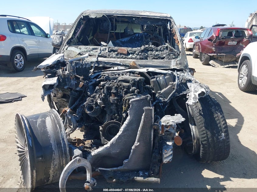 2024 Land rover RANGE ROVER VIN SALKP9FU4RA209115 IAAI salvage auction — INTERIOR BURN, Mv-907A (New York), sold $7,650 on 2026-07-29 (photo 6)