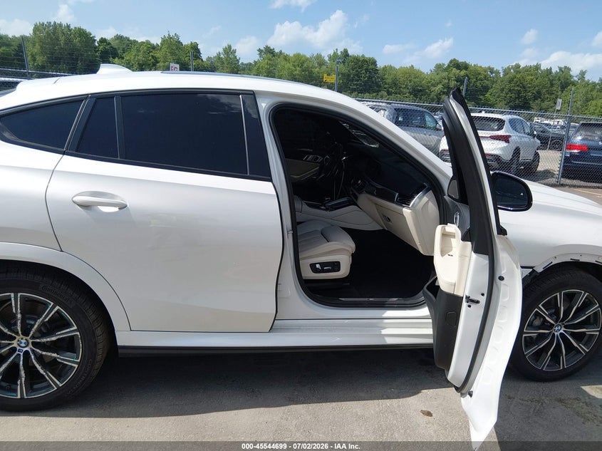 2021 BMW X6 VIN 5UXCY6C03M9E61989 IAAI salvage auction — FRONT & REAR, Salvage (Connecticut), sold $18,300 on 2026-07-30 (photo 5)
