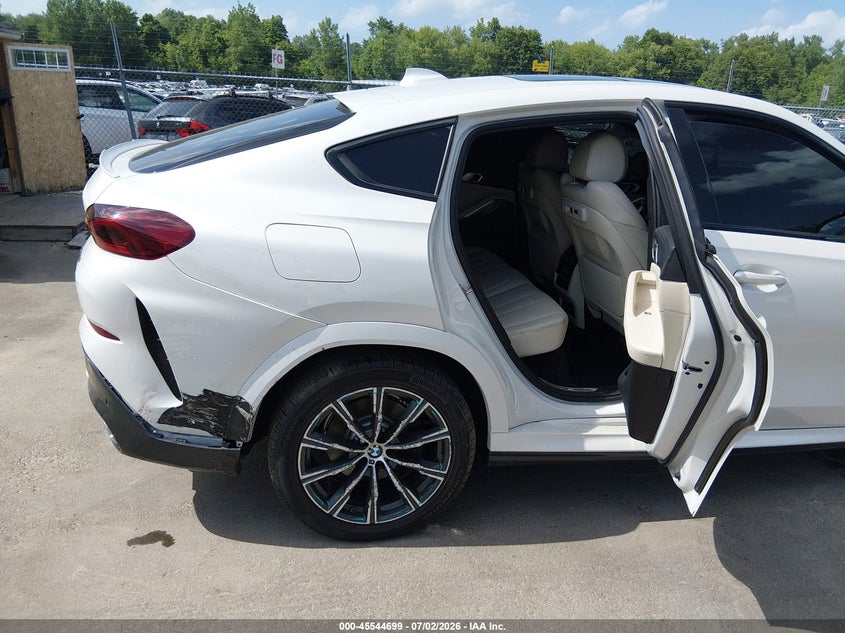 2021 BMW X6 VIN 5UXCY6C03M9E61989 IAAI salvage auction — FRONT & REAR, Salvage (Connecticut), sold $18,300 on 2026-07-30 (photo 8)