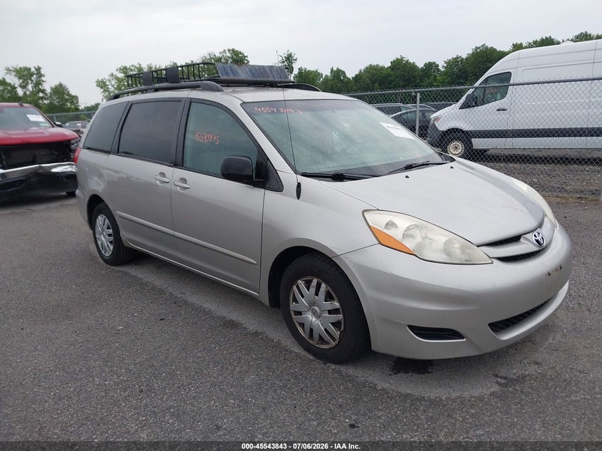 2007 Toyota Sienna VIN 5TDZK23CX7S093863 IAAI salvage auction — NORMAL WEAR, Clear (New York), sold $775 on 2026-07-21 (photo 1)