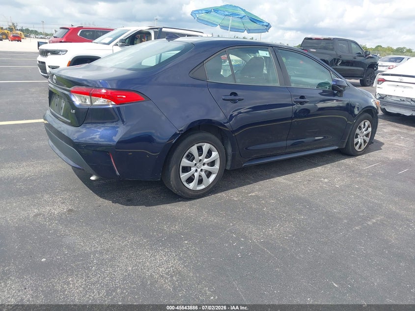2022 Toyota Corolla VIN 5YFEPMAE7NP284064 IAAI salvage auction — SIDE, Rebuildable (Florida), sold $5,900 on 2026-07-30 (photo 4)