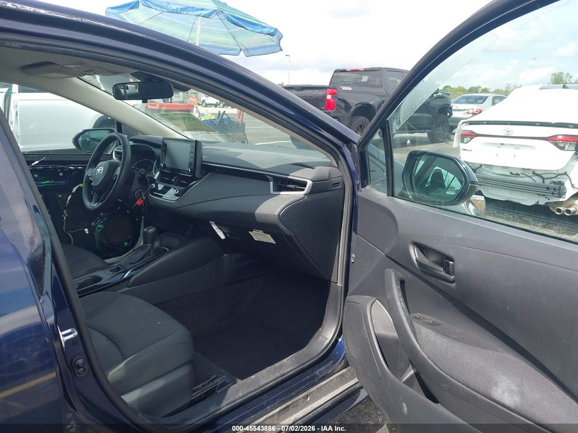 2022 Toyota Corolla VIN 5YFEPMAE7NP284064 IAAI salvage auction — SIDE, Rebuildable (Florida), sold $5,900 on 2026-07-30 (photo 5)