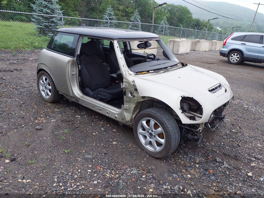 2009 Mini Cooper VIN WMWMF73569TW82195 IAAI salvage auction — NORMAL WEAR, Salvage (Pennsylvania), sold $25 on 2026-07-16 (photo 1)