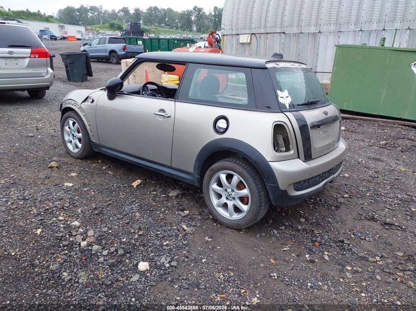 2009 Mini Cooper VIN WMWMF73569TW82195 IAAI salvage auction — NORMAL WEAR, Salvage (Pennsylvania), sold $25 on 2026-07-16 (photo 3)