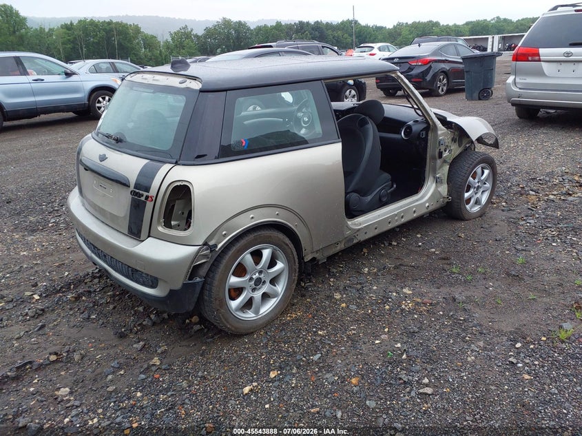 2009 Mini Cooper VIN WMWMF73569TW82195 IAAI salvage auction — NORMAL WEAR, Salvage (Pennsylvania), sold $25 on 2026-07-16 (photo 4)