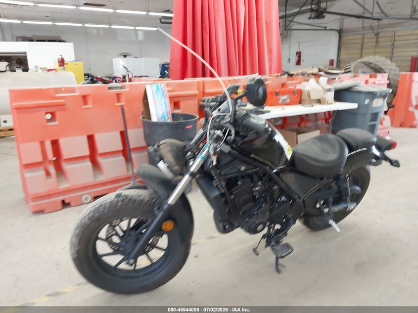 2017 Honda Cm VIN MLHNC5304H5000858 IAAI salvage auction — SIDE, Salvage (Pennsylvania), sold $75 on 2026-07-28 (photo 2)