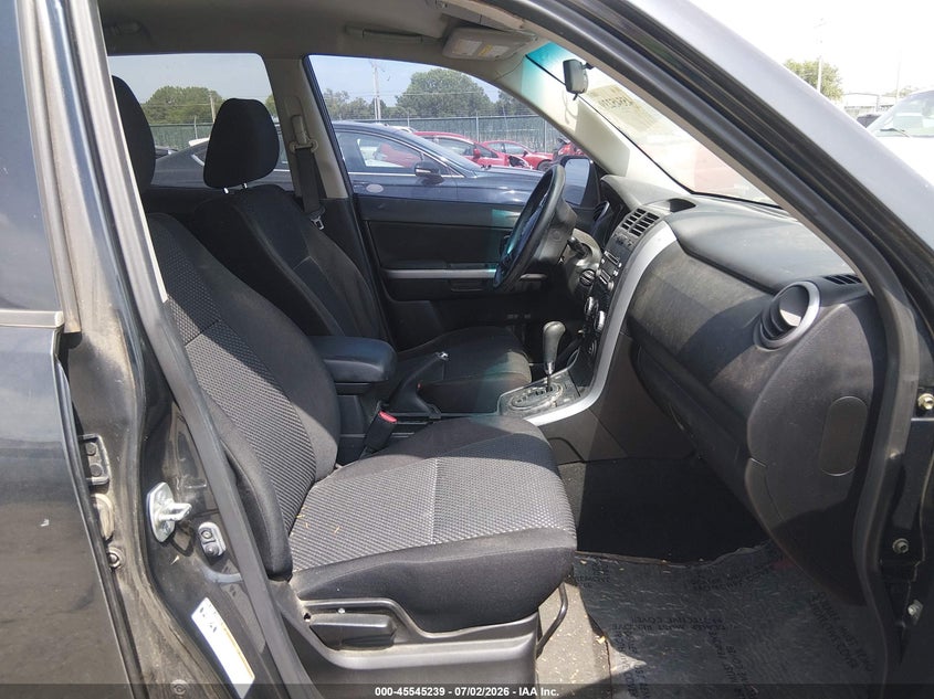2006 Suzuki Grand vitara VIN JS3TD944X64103397 IAAI salvage auction — NORMAL WEAR, Clear (Kansas), sold $1,550 on 2026-07-10 (photo 5)